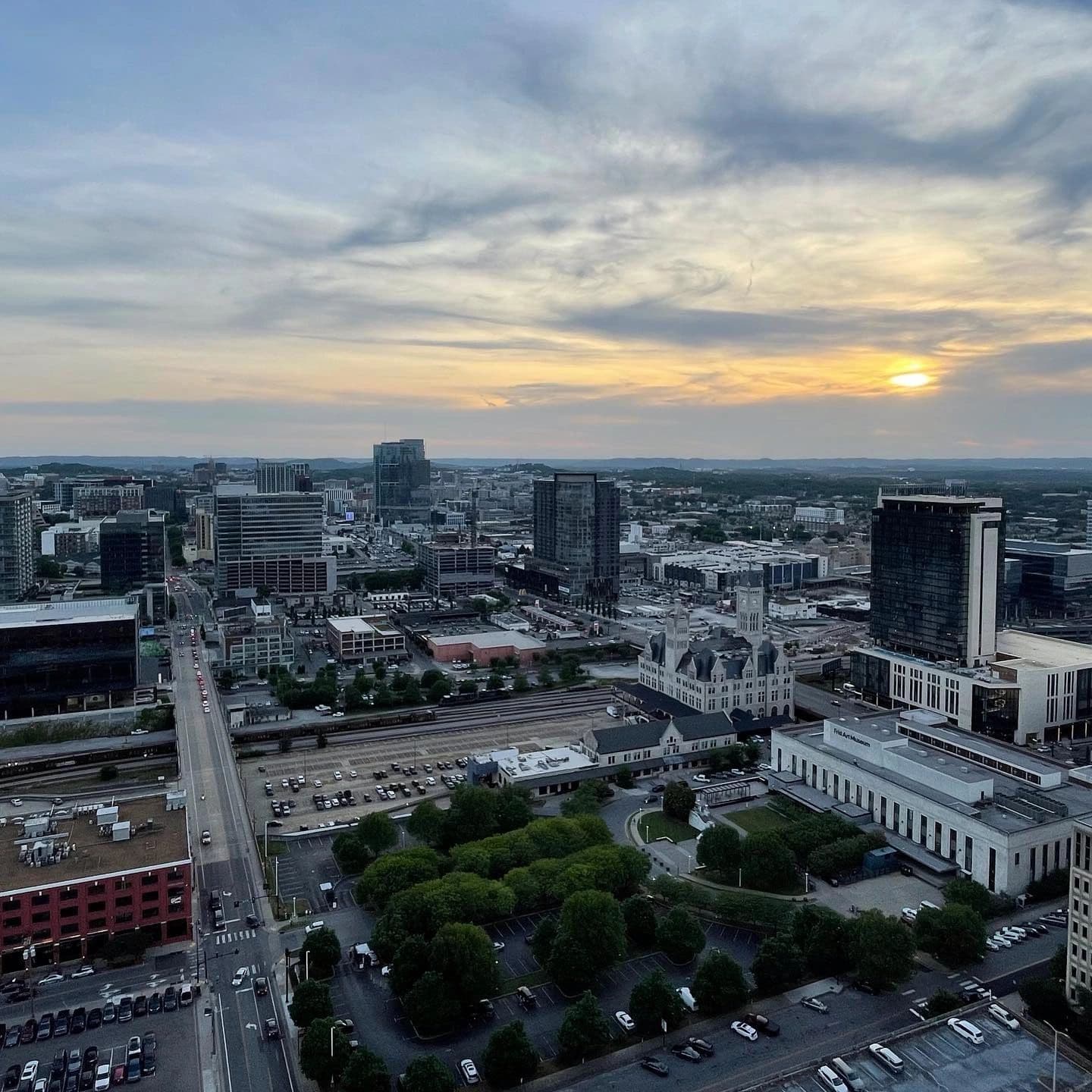 Office Cleanouts in Franklin: Cool Springs & Downtown Business