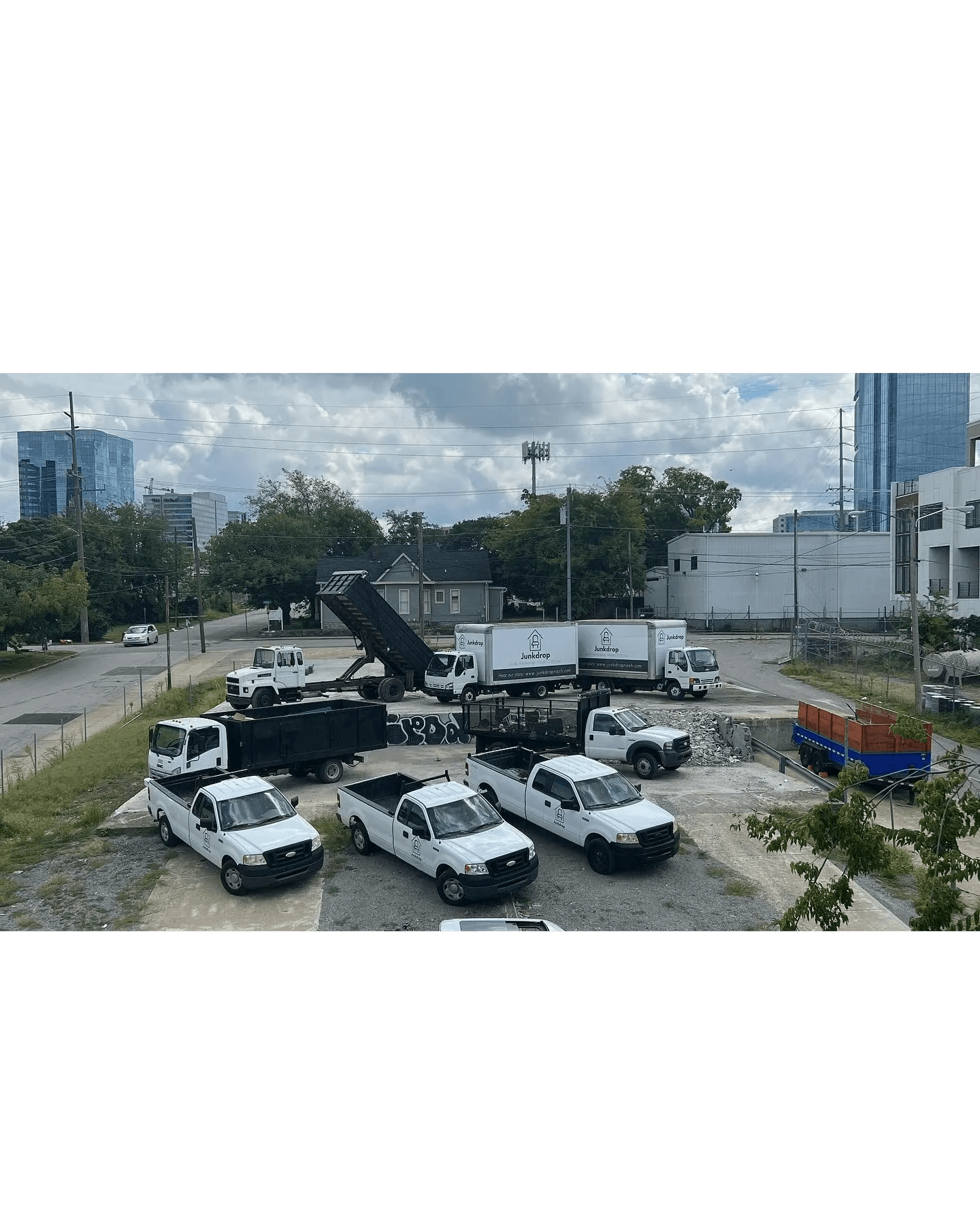 The Junkdrop fleet lined up in Nashville